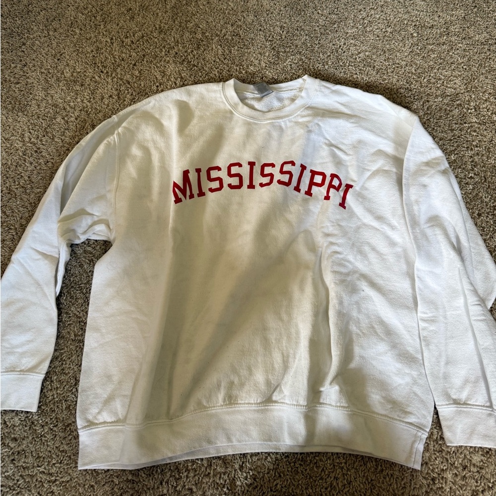 Ole Miss / Mississippi Gildan White Crewneck Sweater with Red Print